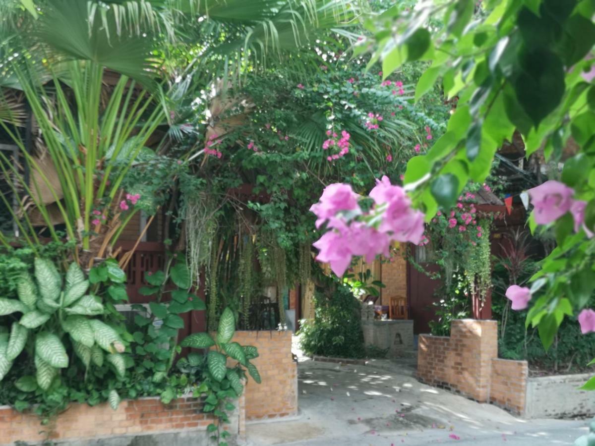 Boutique House Nipha Apartamento Chiang Mai Exterior foto
