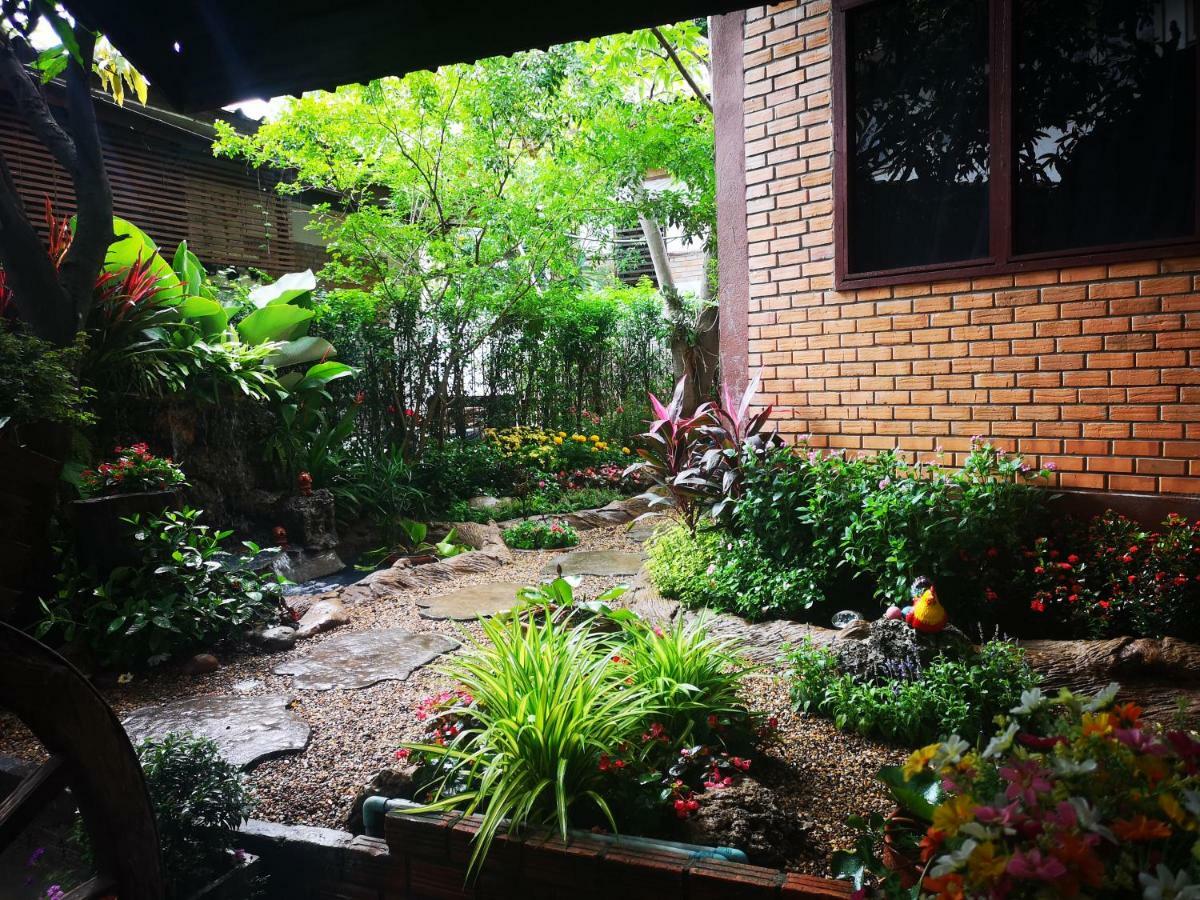 Boutique House Nipha Apartamento Chiang Mai Exterior foto